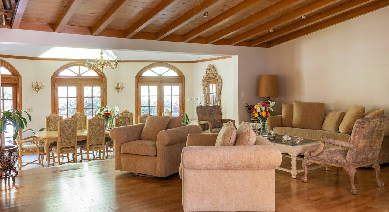 9415 Cherokee Ln, Beverly Hills