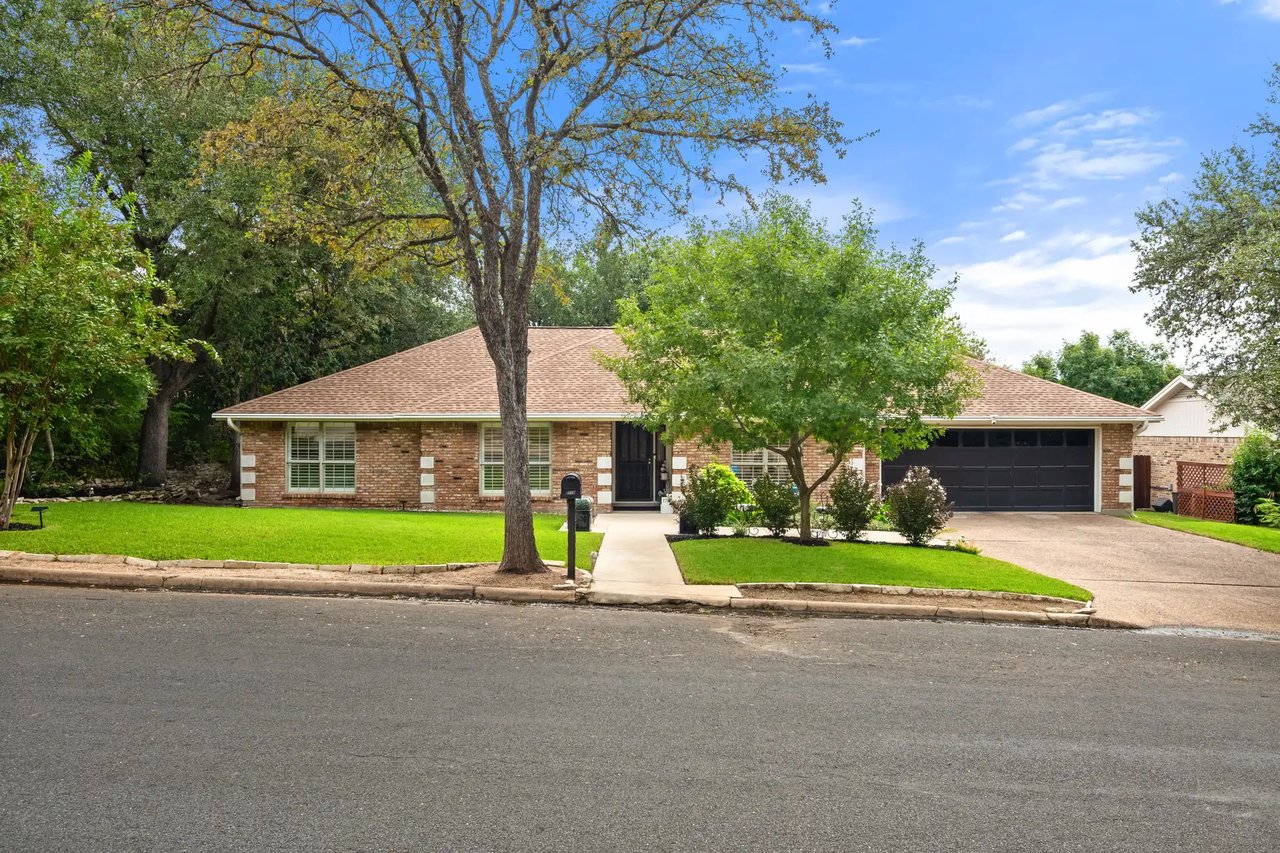1709 Crested Butte Dr - Westlake Hills Single-Story Legacy Estate on Half-Acre