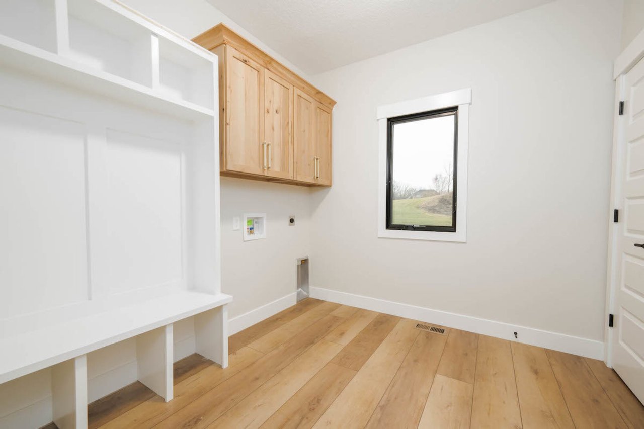 137 W Basalt Dr
