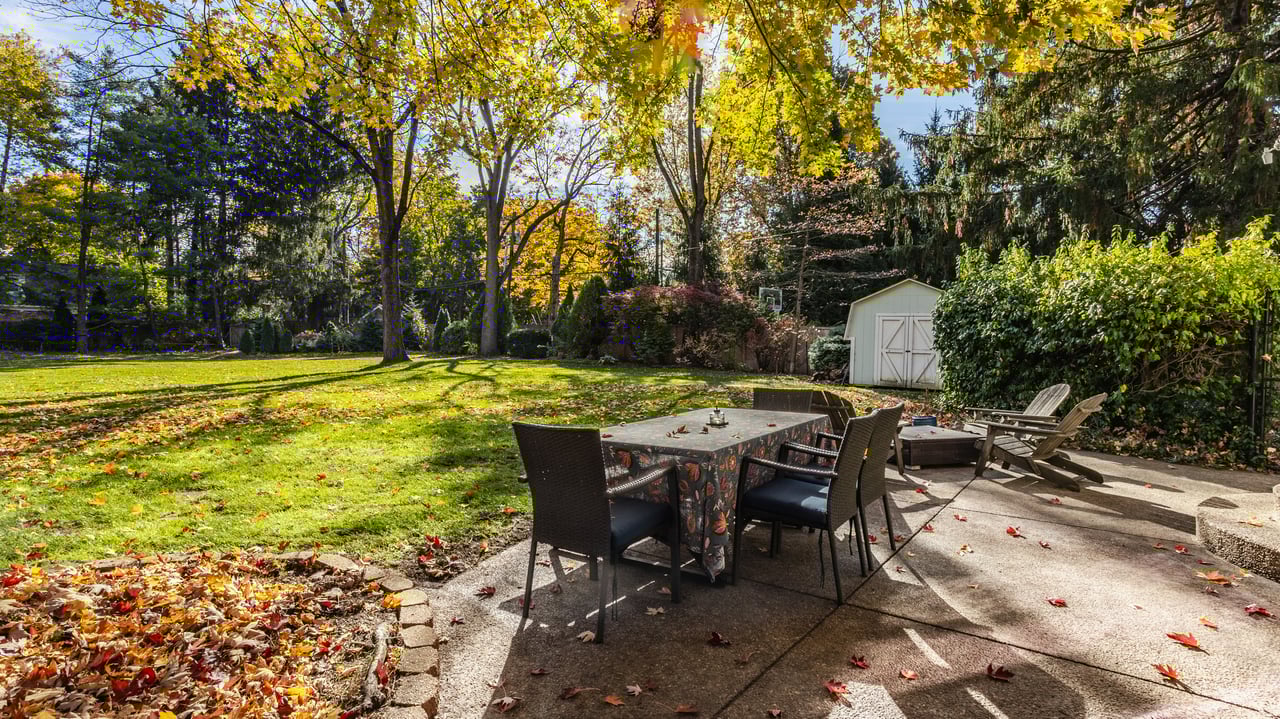 8045 Broadway Street