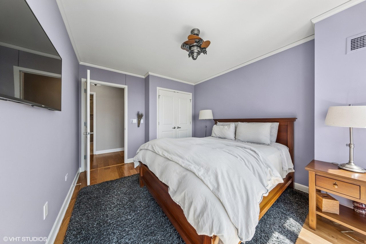 225 N Columbus Dr 7408