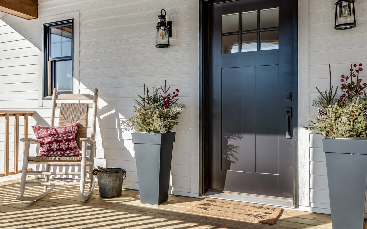 Boost Your Home’s Curb Appeal With 7 Projects You Can Finish in a Weekend
