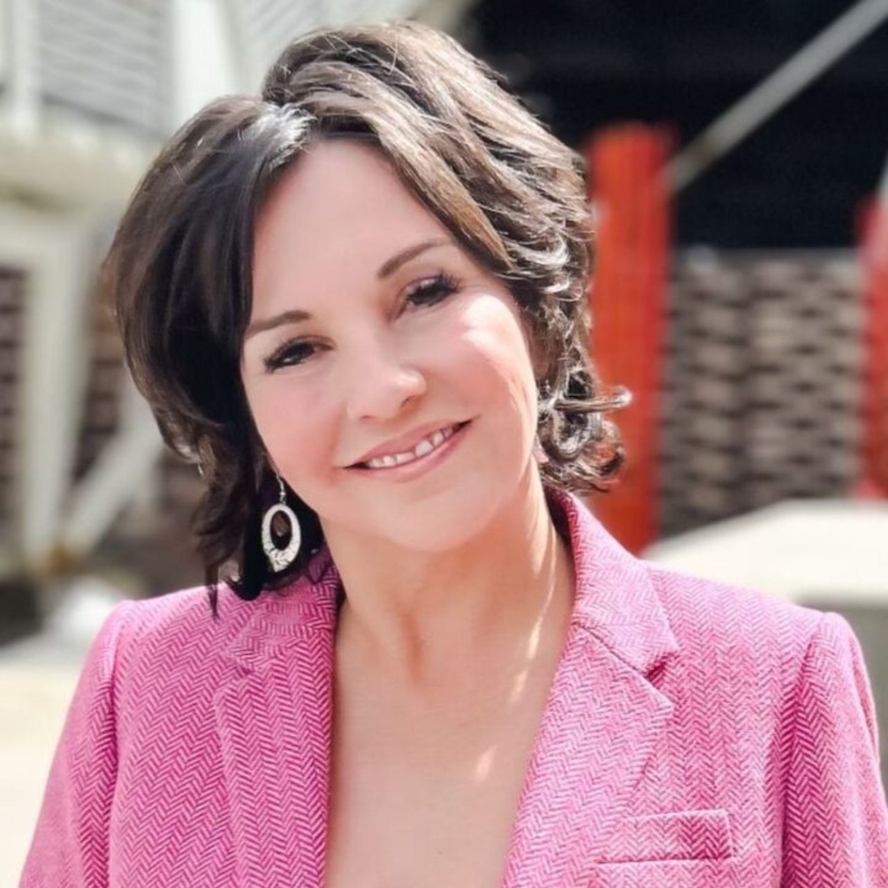 Lynda Chrisp Lakewood, CO Real Estate Agent Headshot