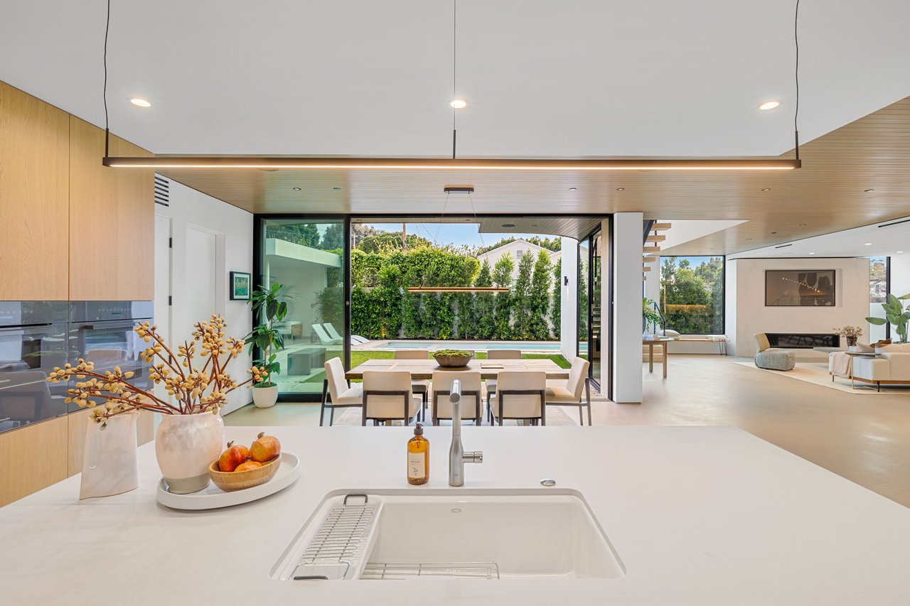 3041 Mountain View