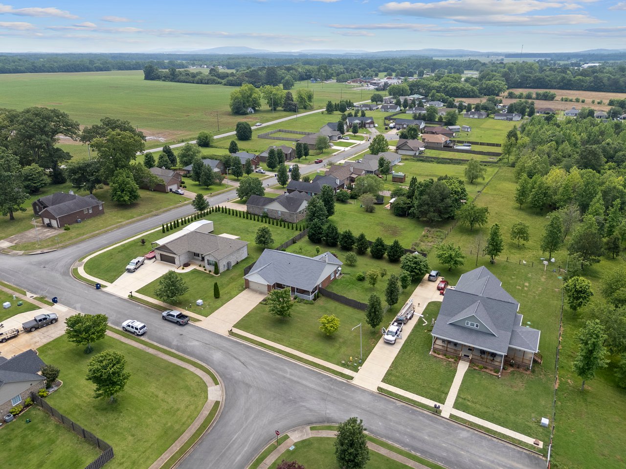 No HOA!! Great property in Toney!
