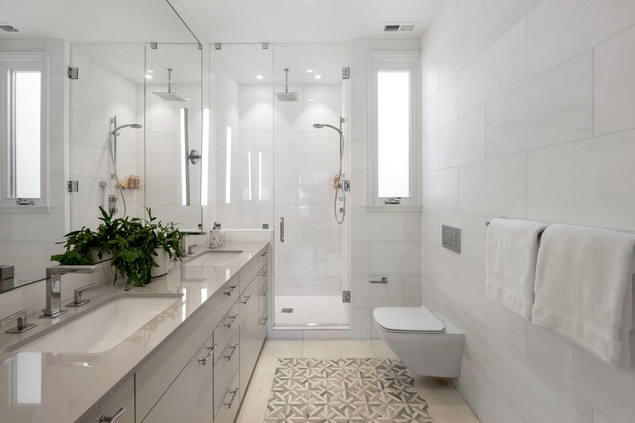 Stylishly Renovated & Palace-Adjacent