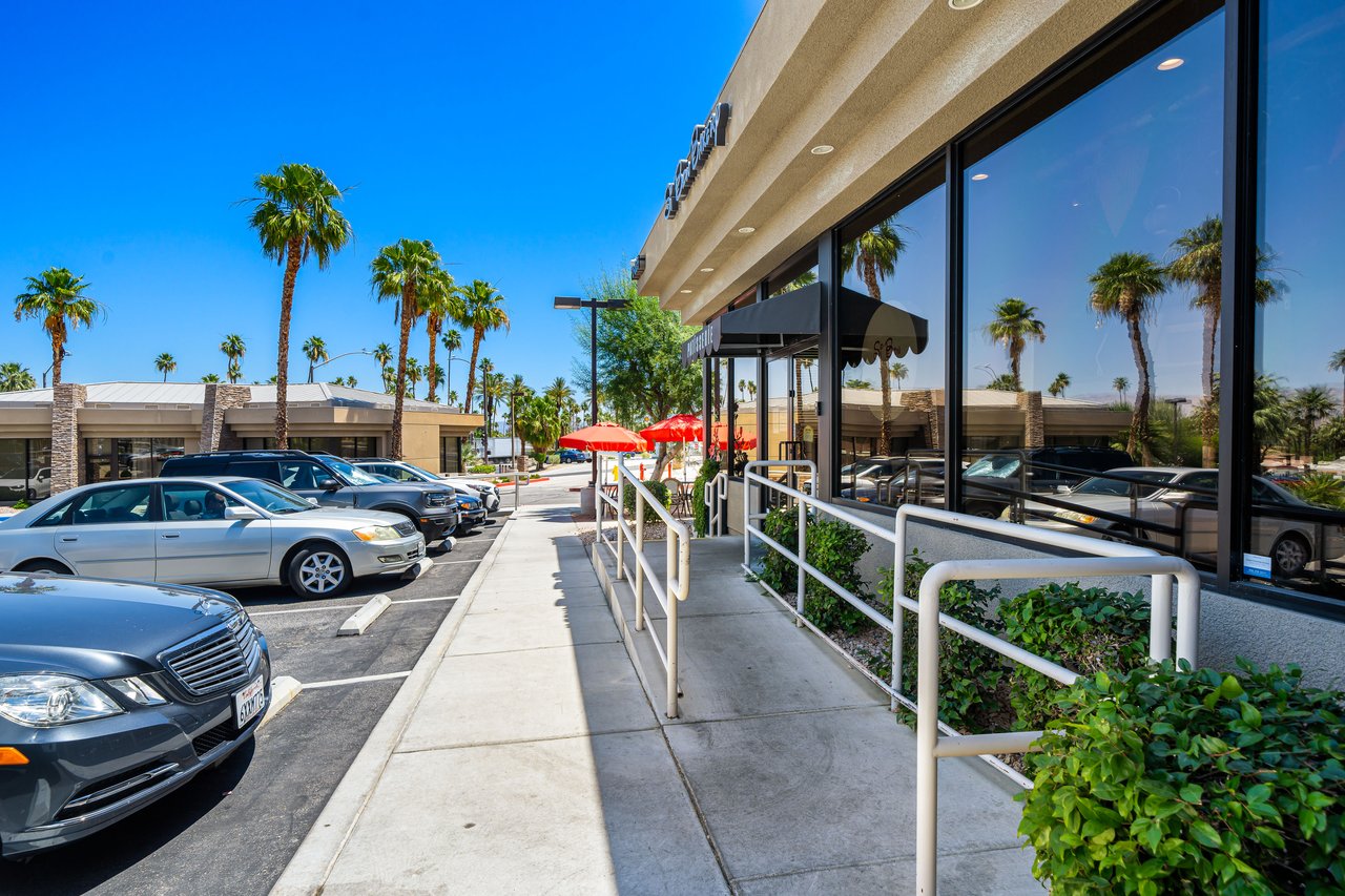 Desert Square - Suite D