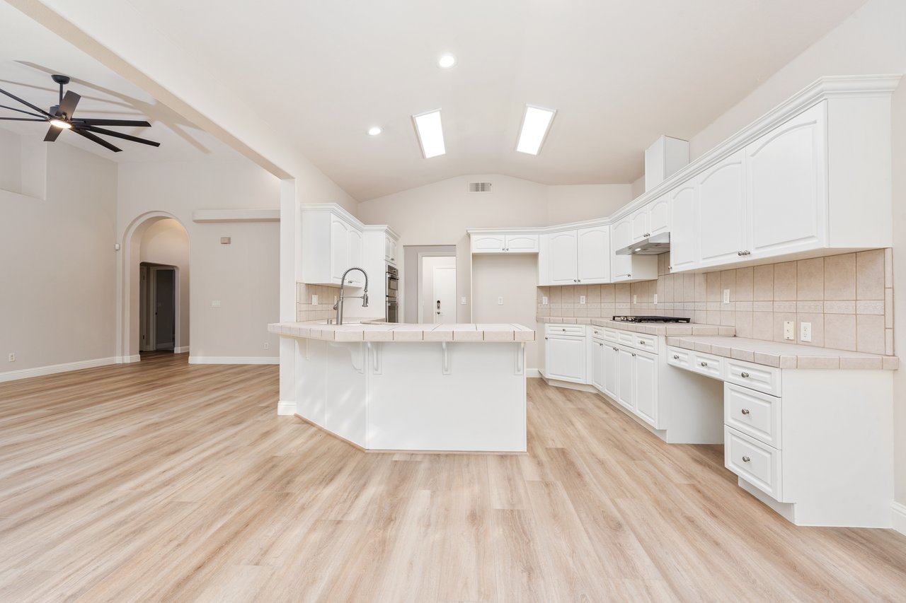 5049 W Locust Ave