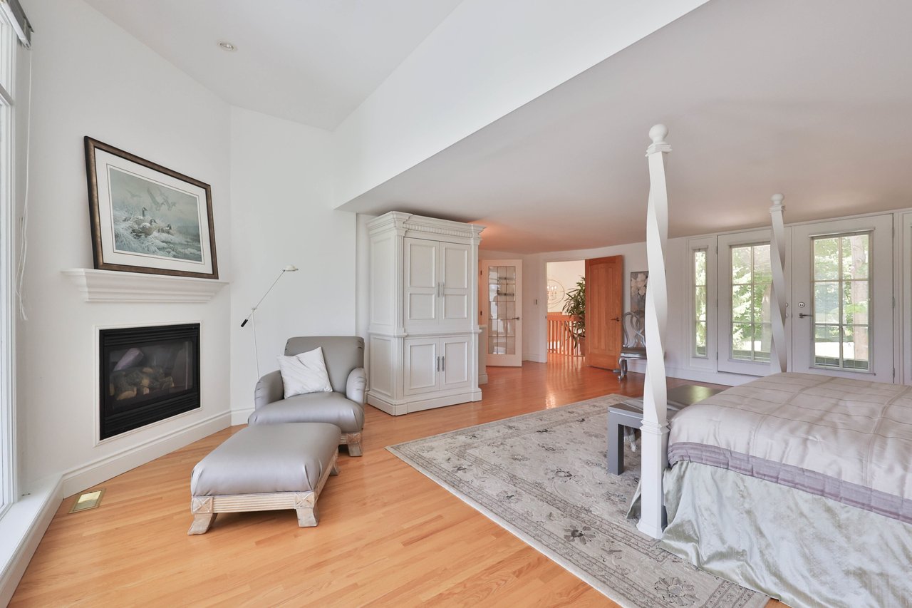 1270 1 Side Road, Burlington