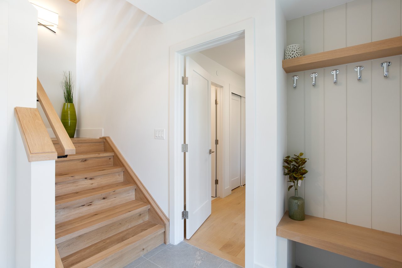 2(SE) - 833 6th Street