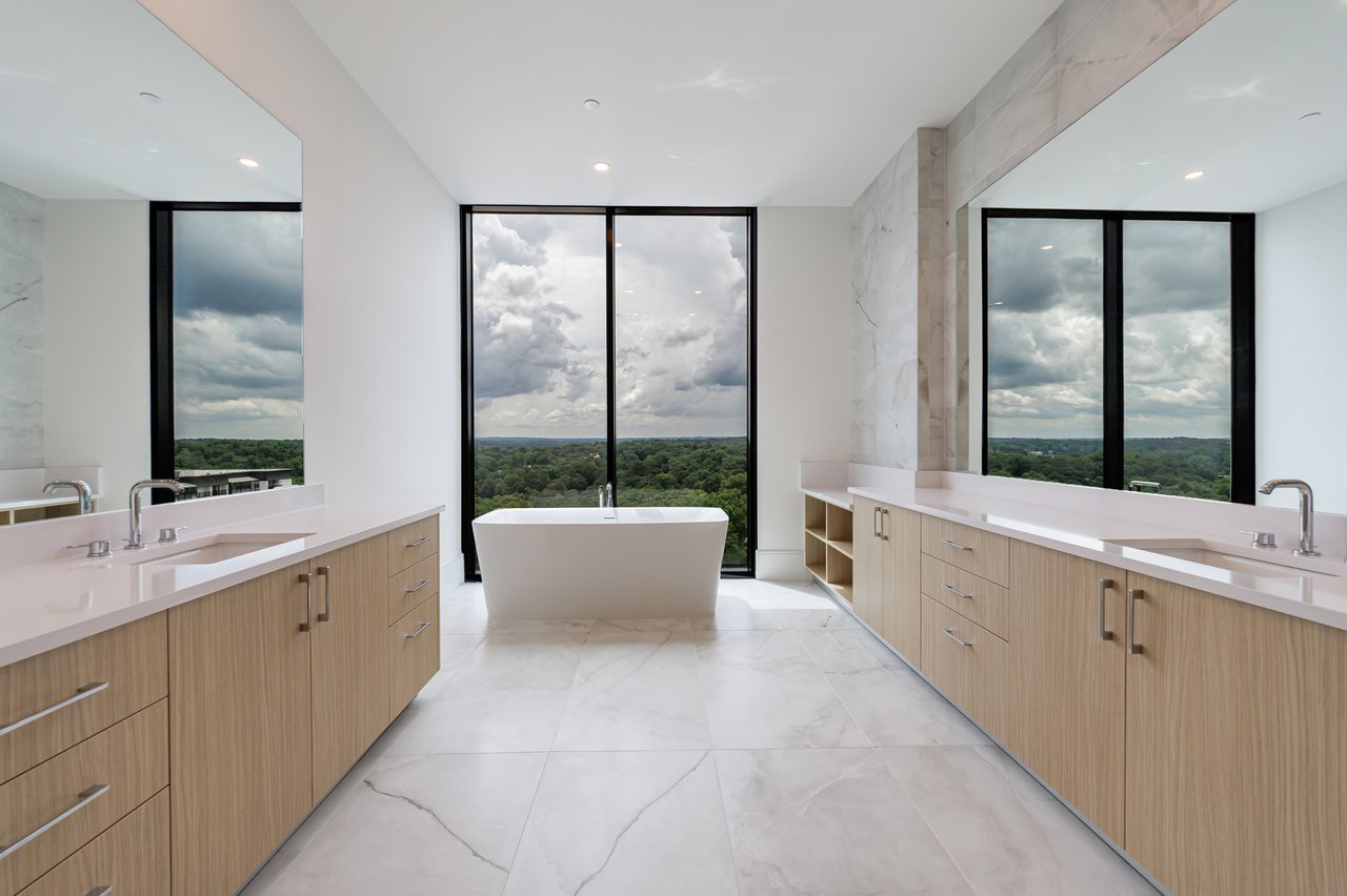 2425 Peachtree Road Unit 1806