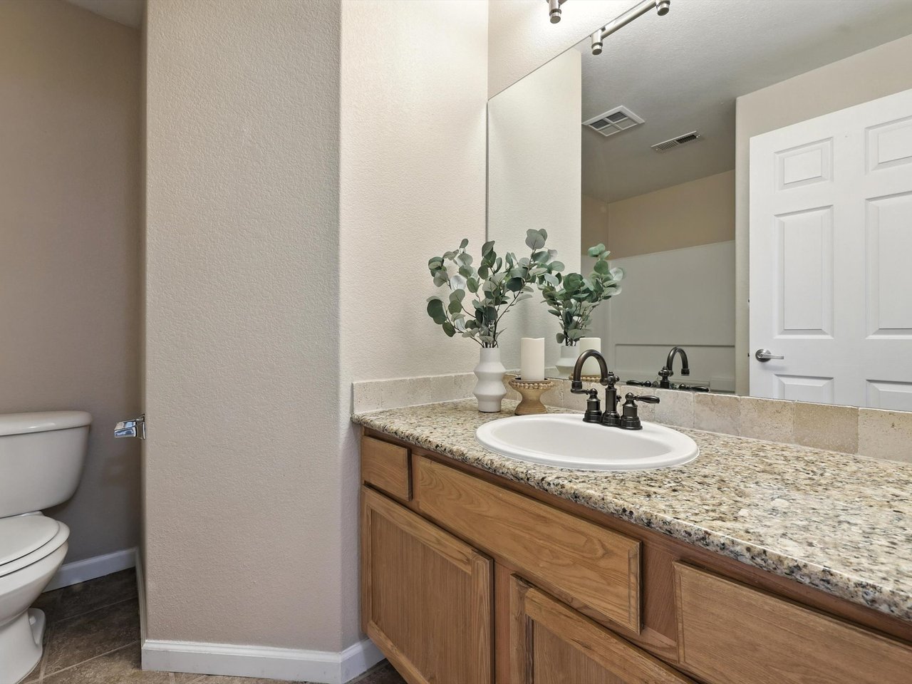 605 Cougar Bluff Point 210