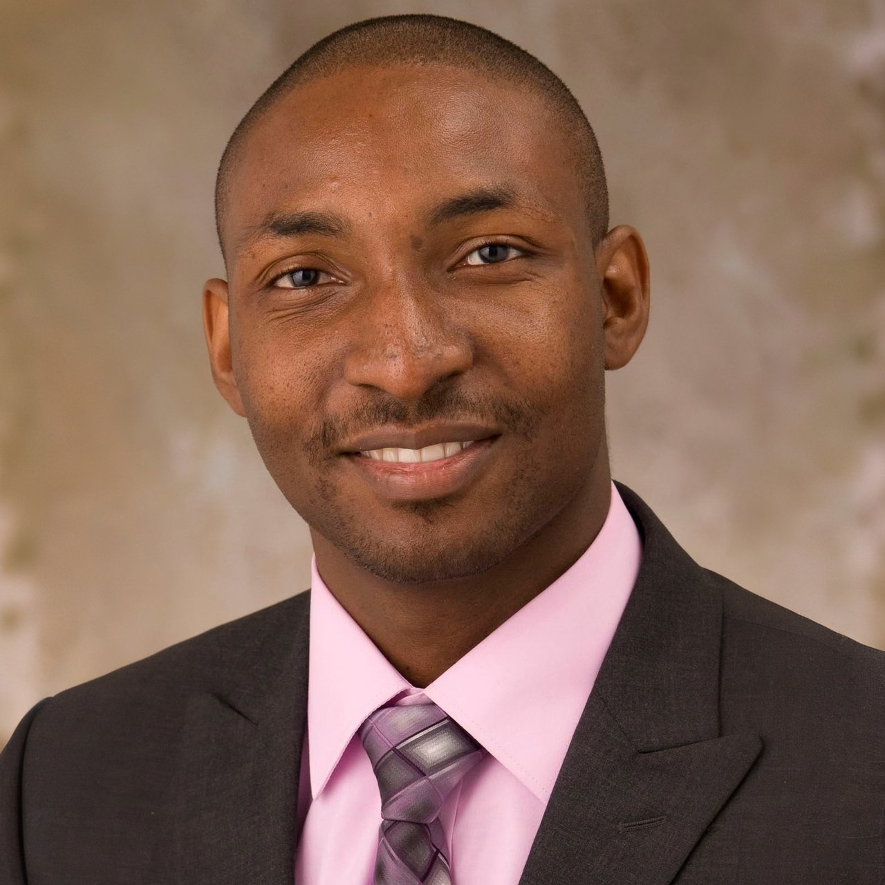 Israel Popoola Roscoe, IL Real Estate Agent Headshot
