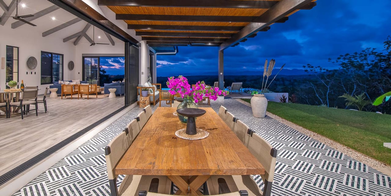 Villa Frangipani / Playa Hermosa, Santiago, Santa Teresa