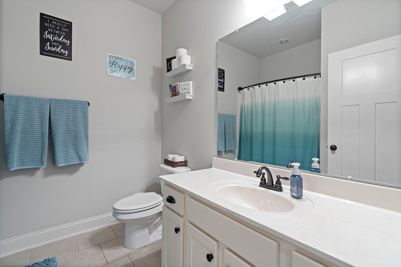 Luxury 4-Bedroom Home with Bonus Room & Gourmet Kitchen!