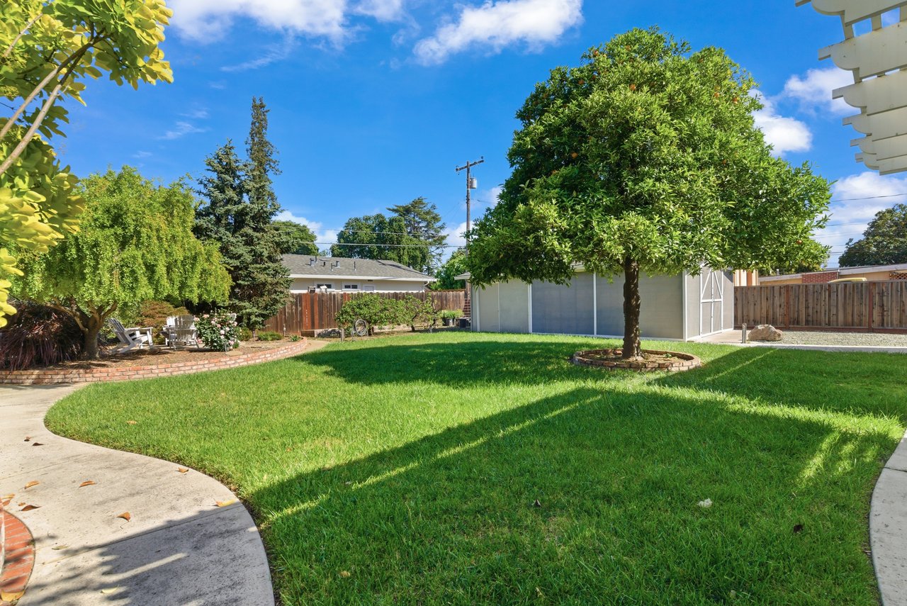 972 Emerald Way