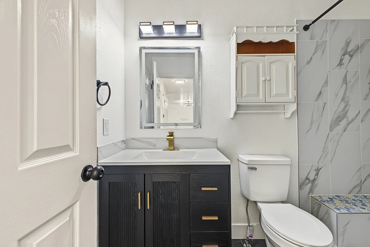 520 W 114th Pl