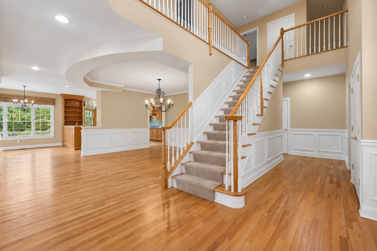 6 Melrose Ln