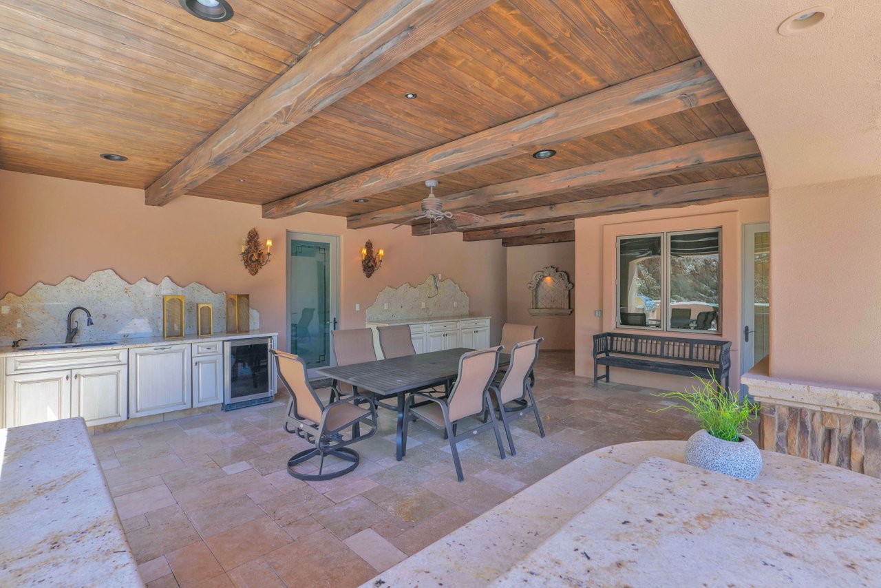 4141 E LAKESIDE Lane