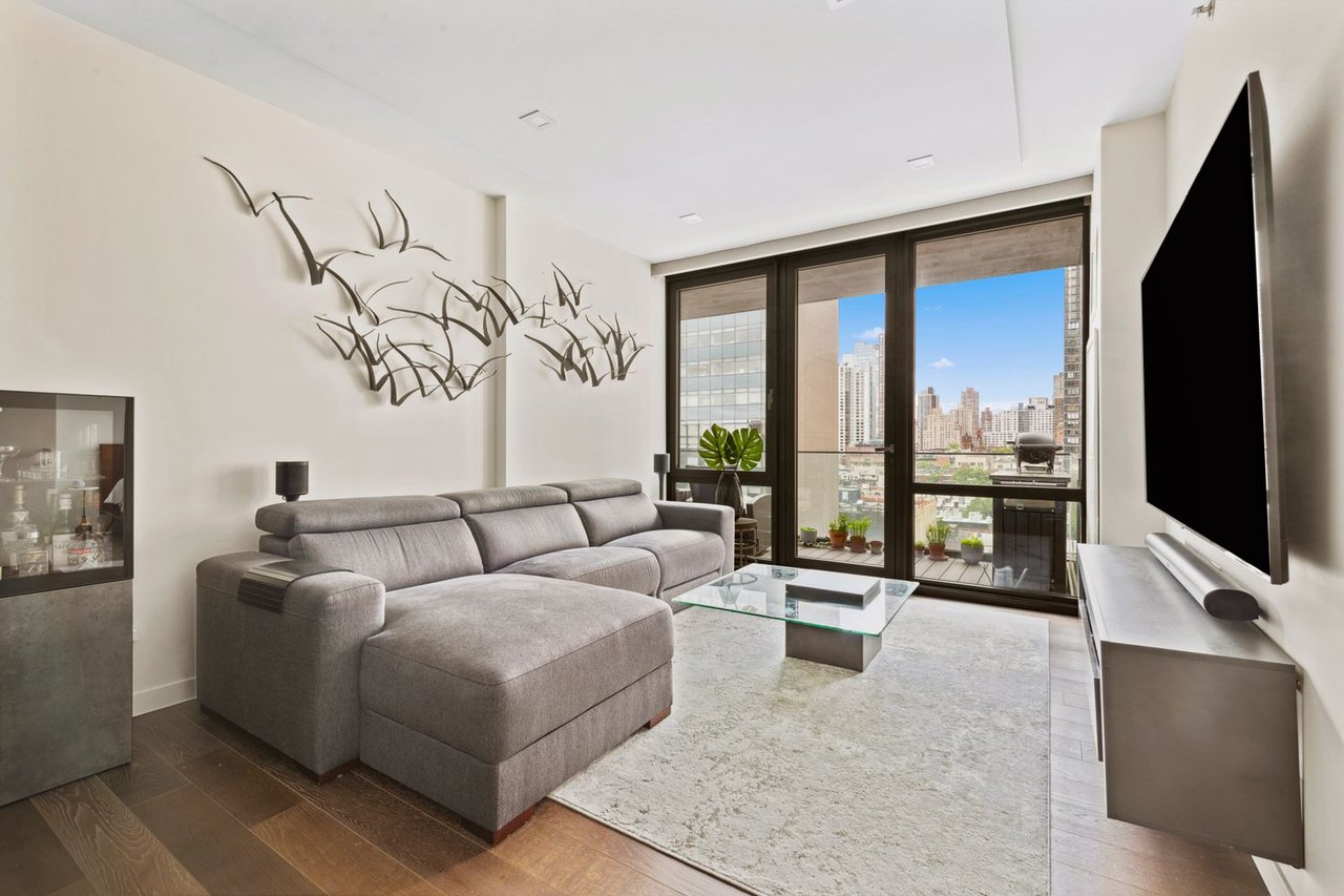 302 East 96th Street, #1302