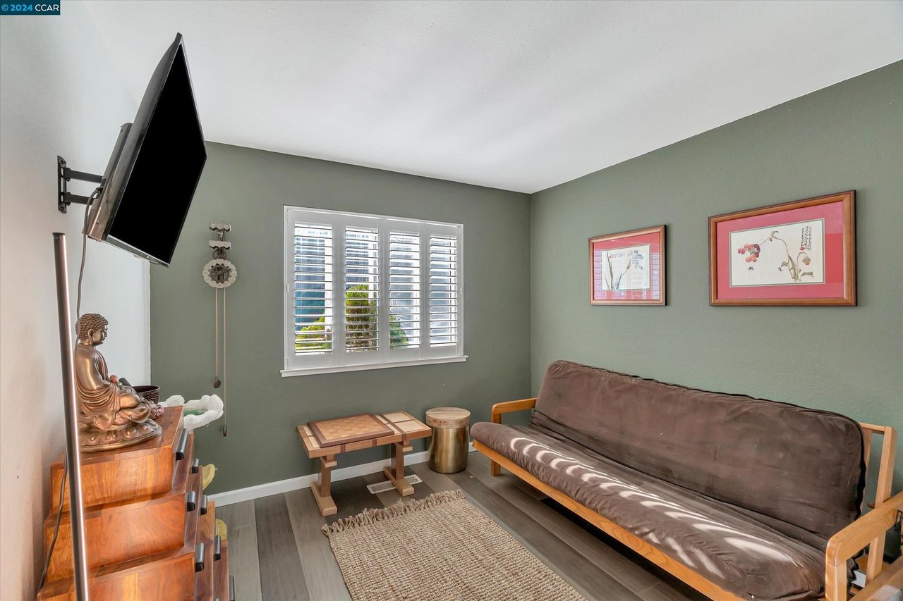 2216 Bristlecone Dr