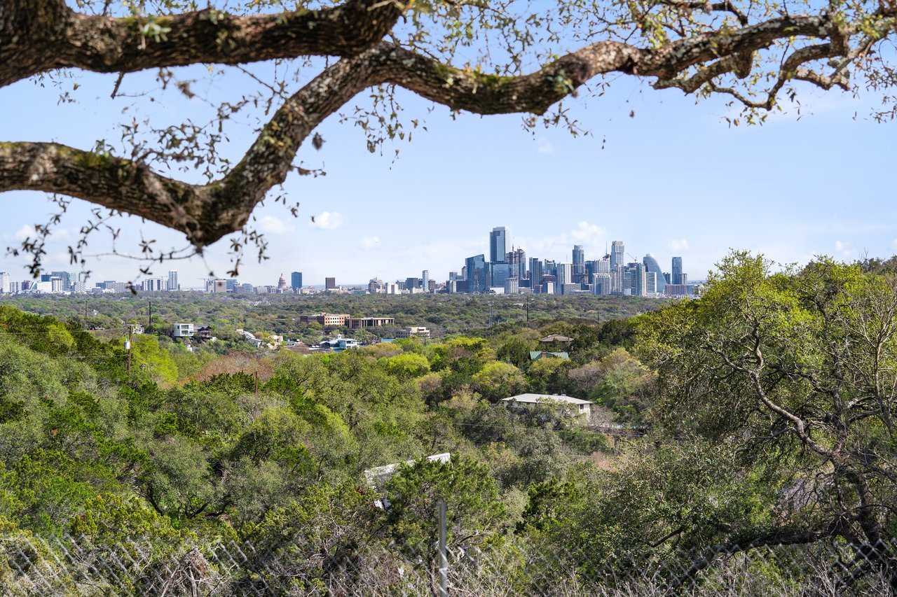 Panoramic Downtown Views