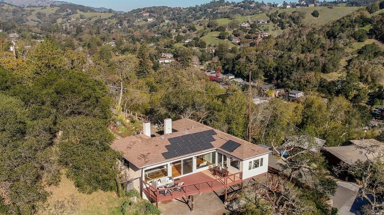 50 Oakwood Ct