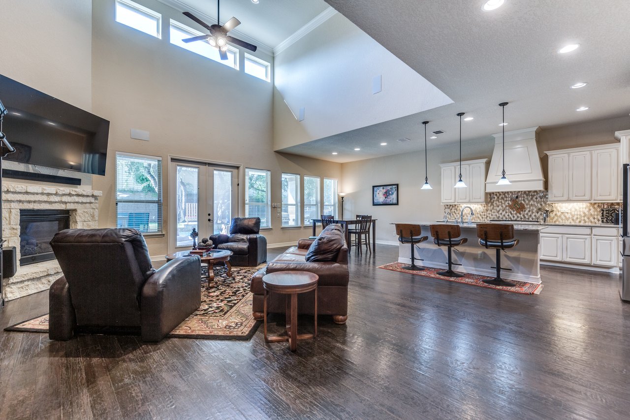 2319 Dunmore Hill