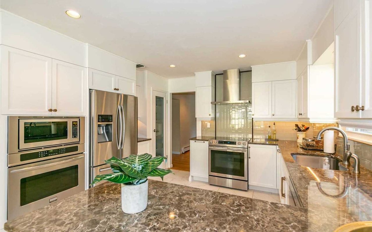31 Victor Ln, Woodbury