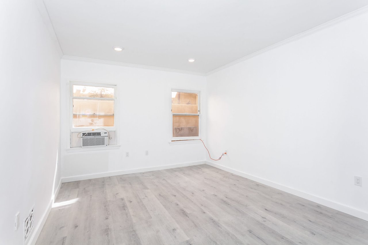 1 Bed + 1 Bath in Beverly Hills