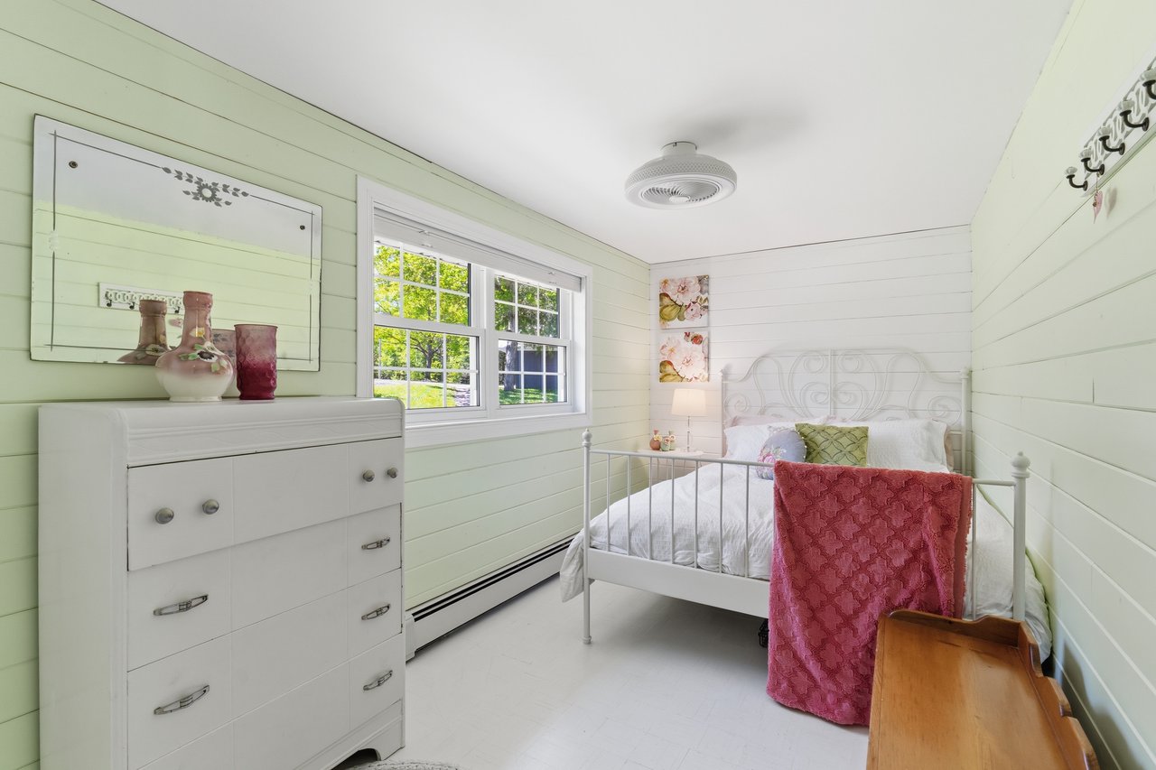 922 PORTERS LANDING ROAD