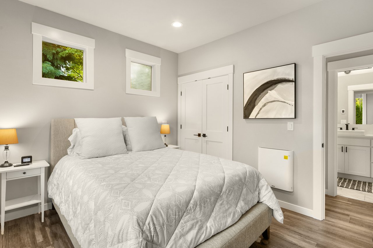 13005 NE 73rd Street Unit: 2