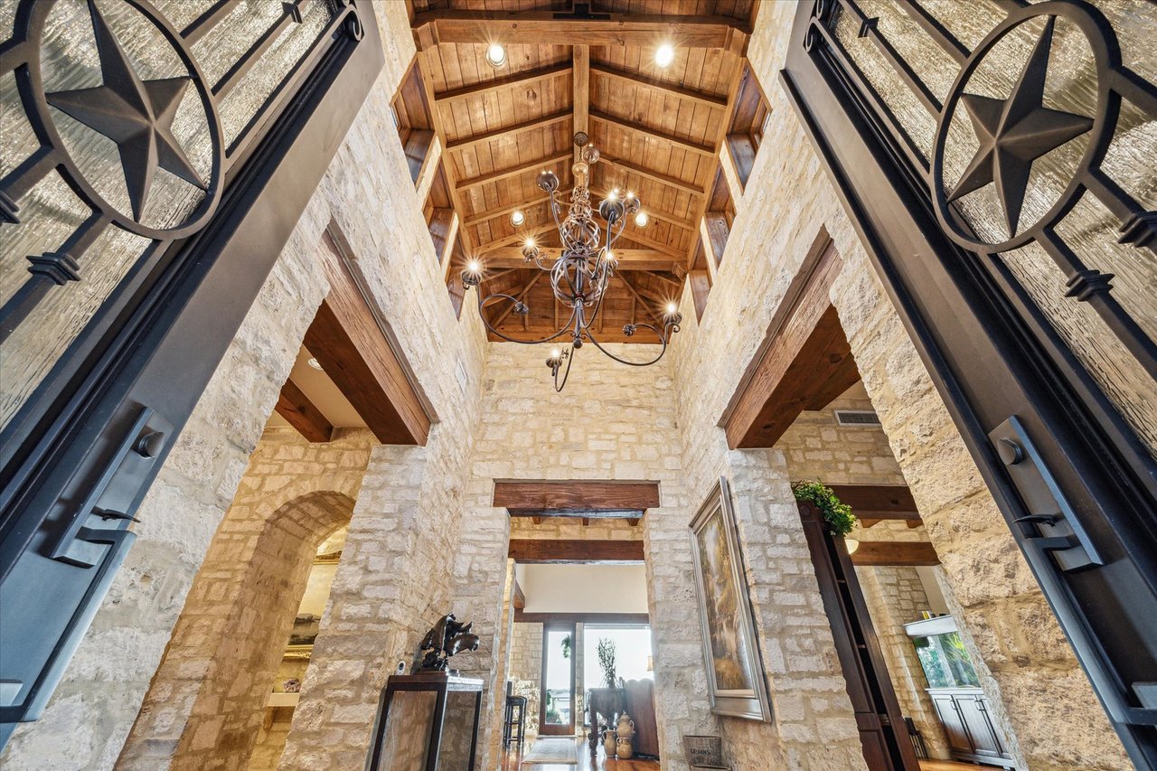 1 Waterford Oaks Lane