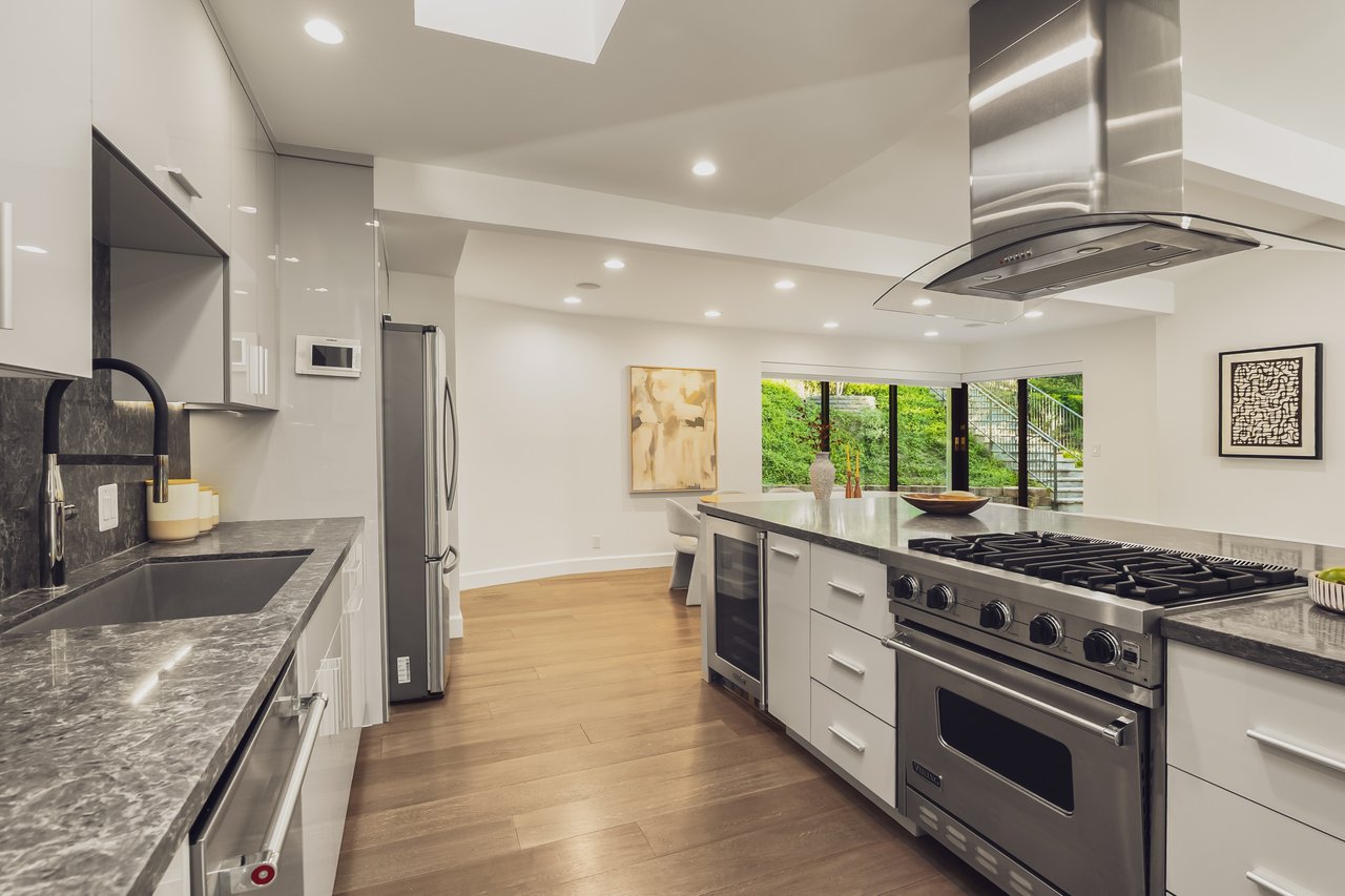 18065 Boris Dr, Encino
