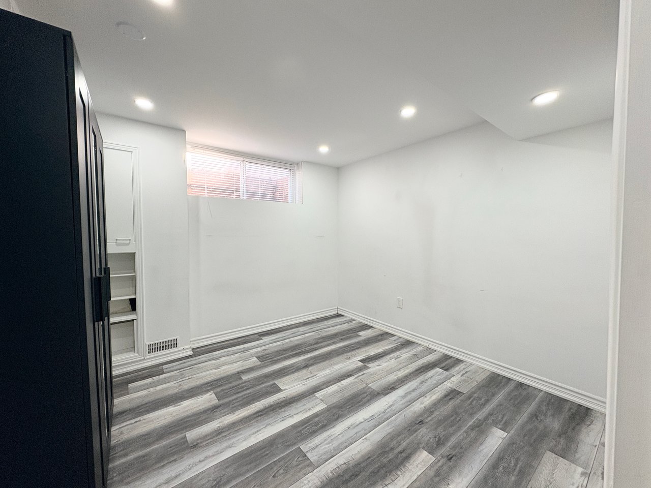 8 RAVENCLIFF Crescent Unit: BSMT