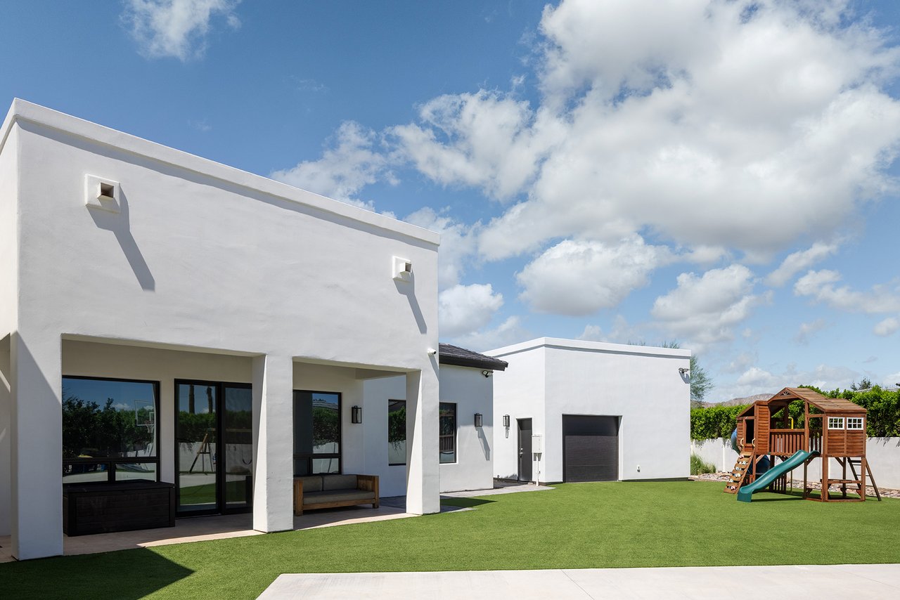 6718 E SAN JUAN Avenue