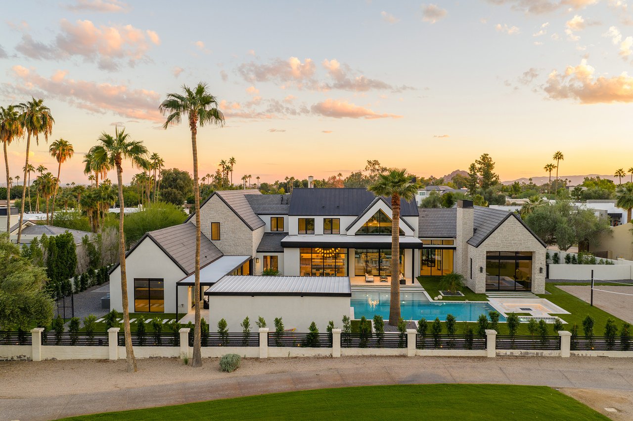 6230 E HILLCREST Boulevard