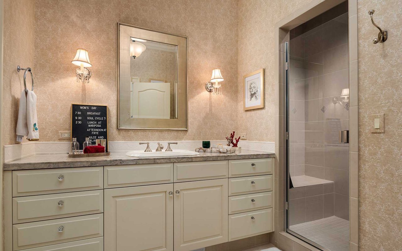 The Vibrant Downtown Lifestyle Awaits at Bellevue Towers