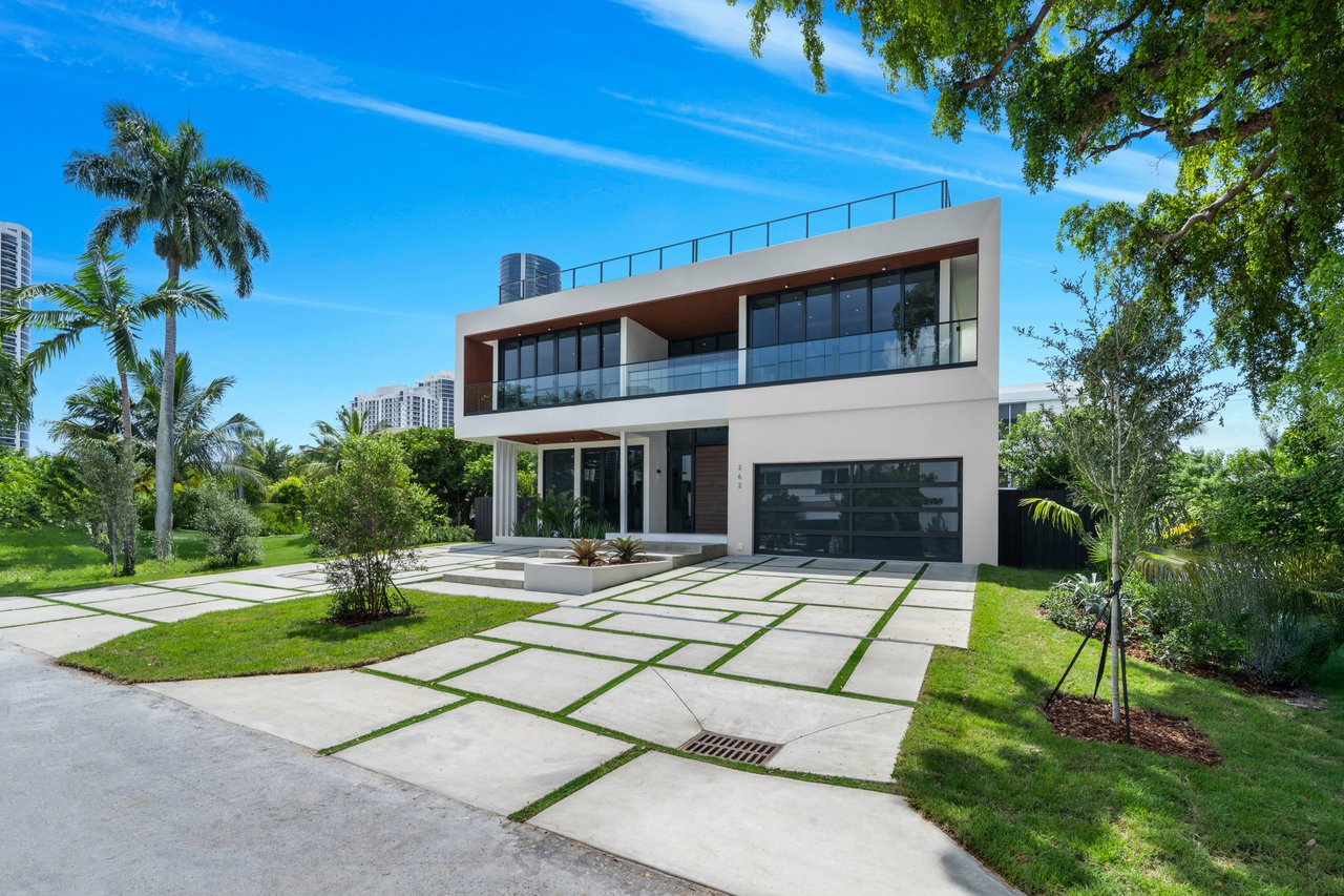 262 189th Terrace