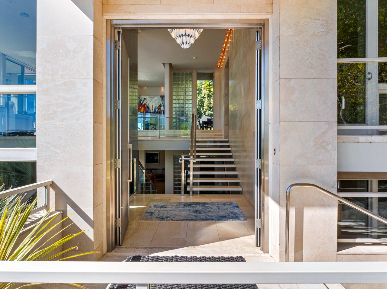 Dramatic Contemporary Architecture and Golden Gate Bridge Views