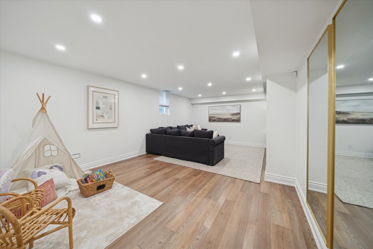 77 Fred Silvester rd