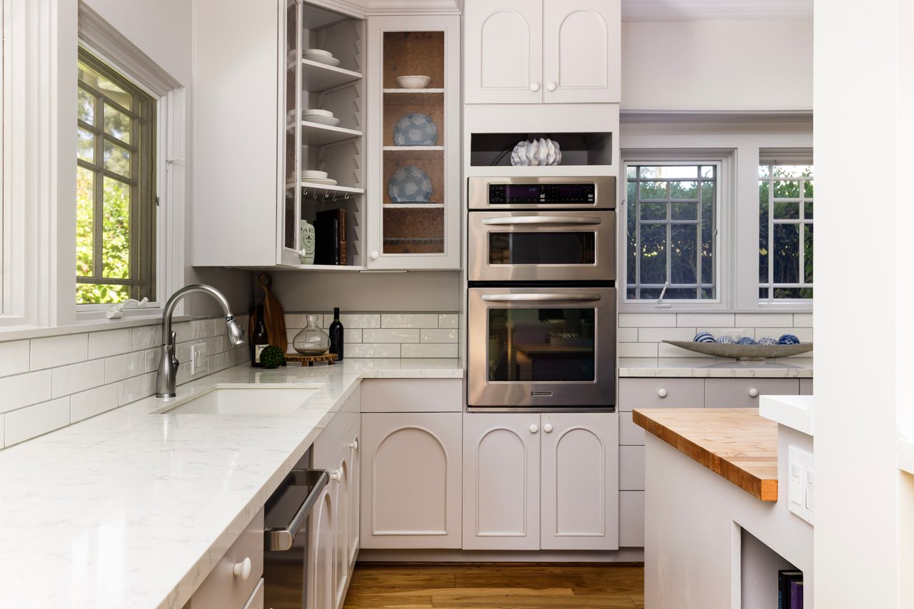 Four Bedroom Home Near Butterfly Beach