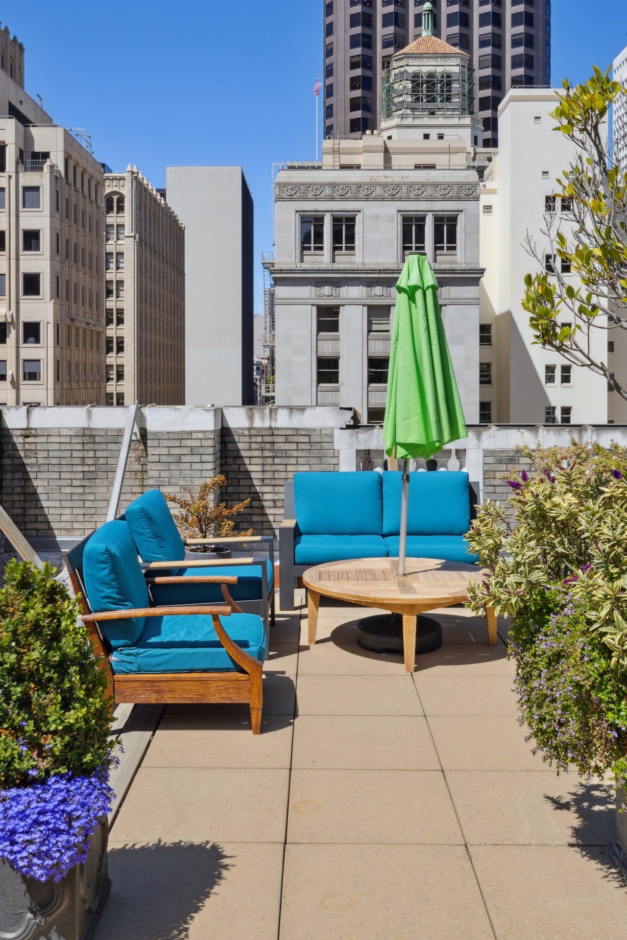 201 Sansome St #401