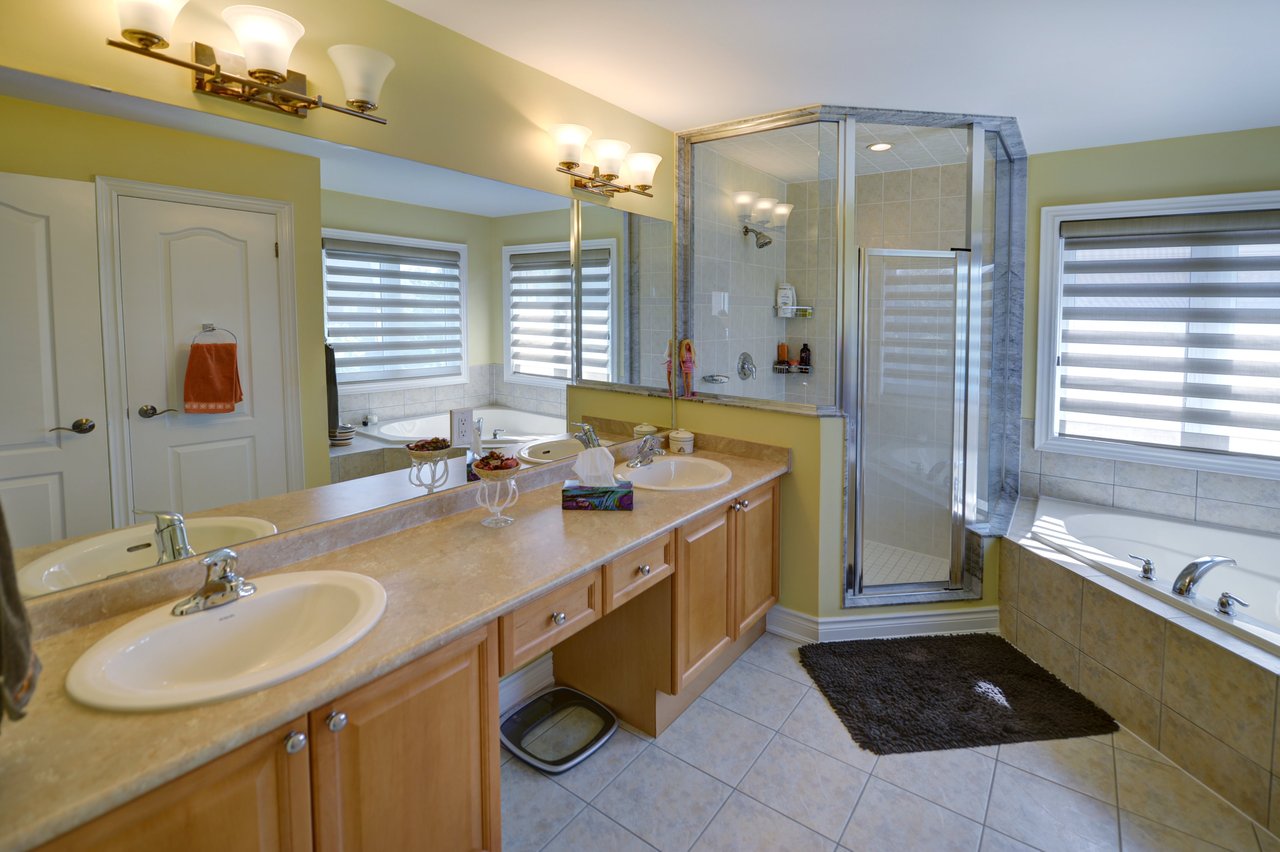 2316 Hall Manor Dr