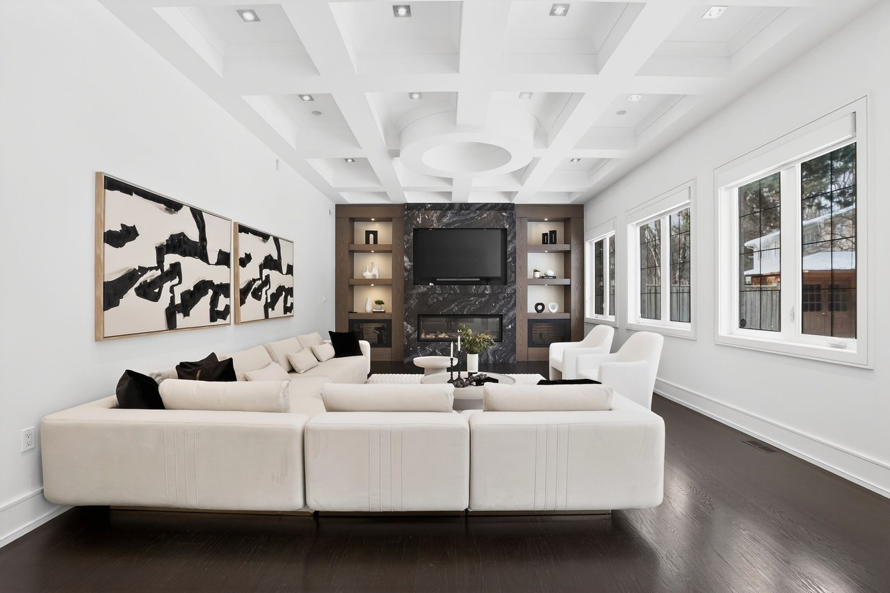 Located In The Prestigious St. Andrew-Windfields