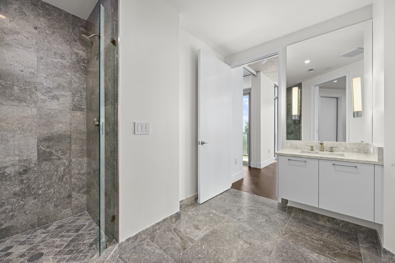 501 West Ave #3201