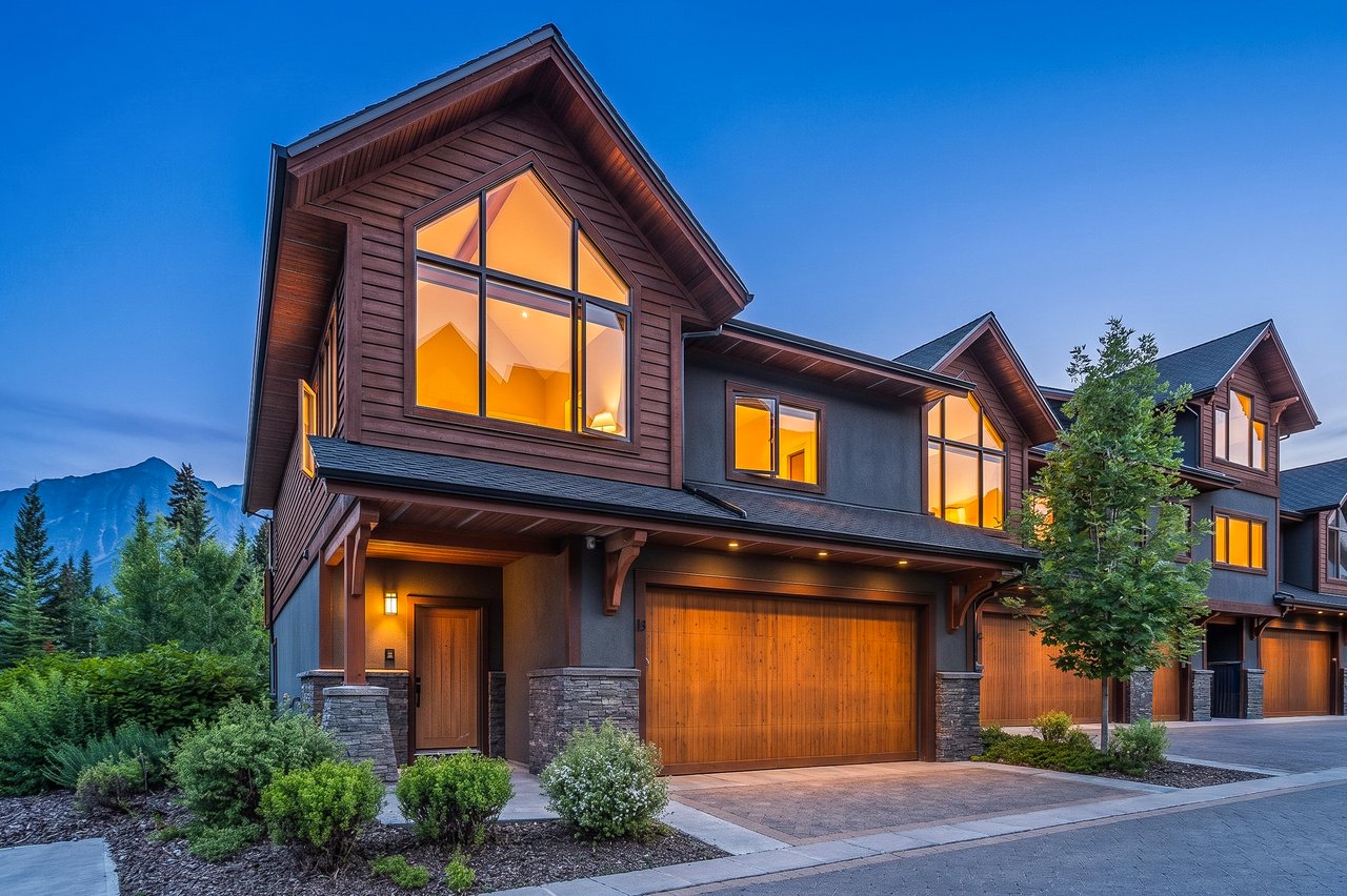 19 Creekside Mews, Canmore, AB
