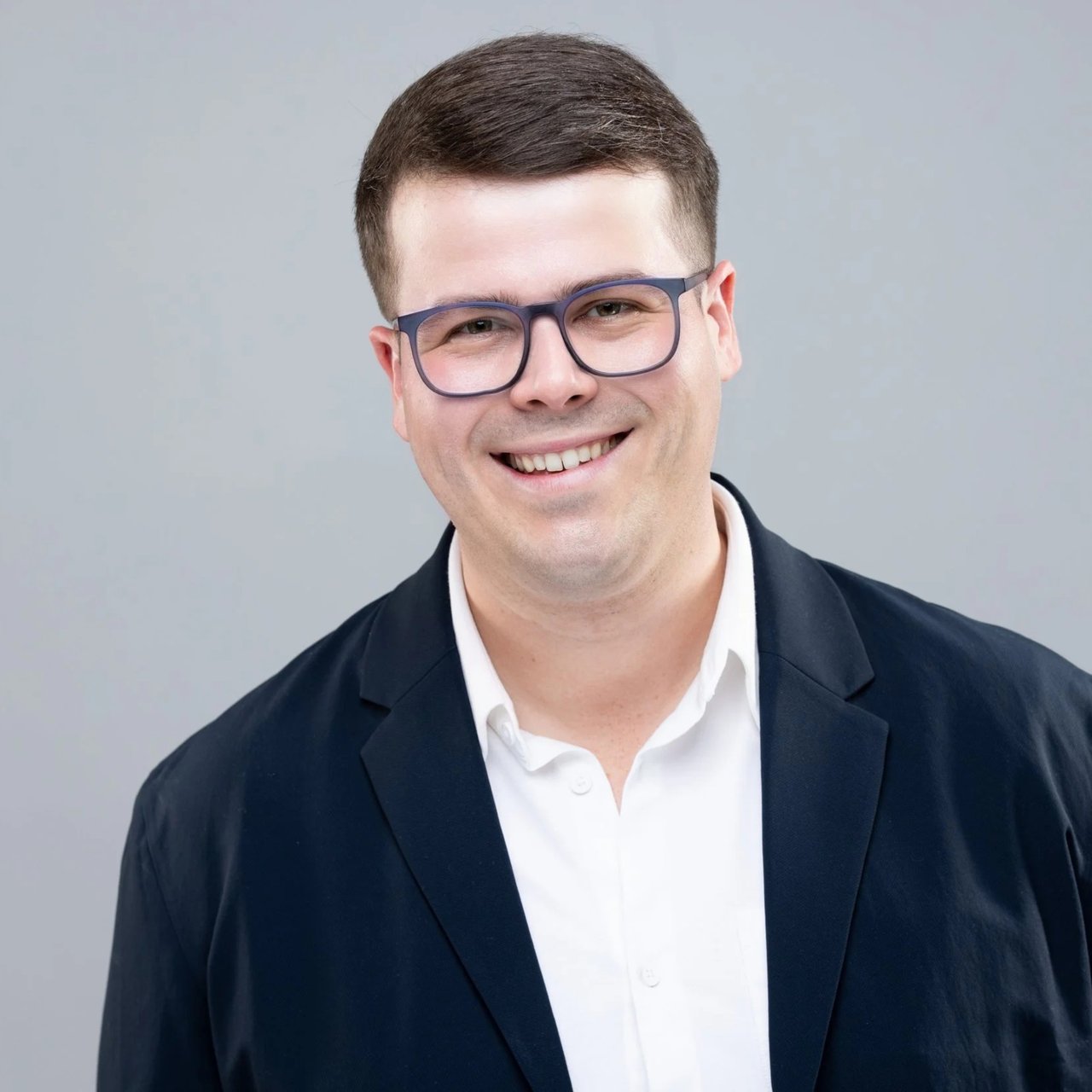 Dallen Russell Bethesda, MD Real Estate Agent Headshot