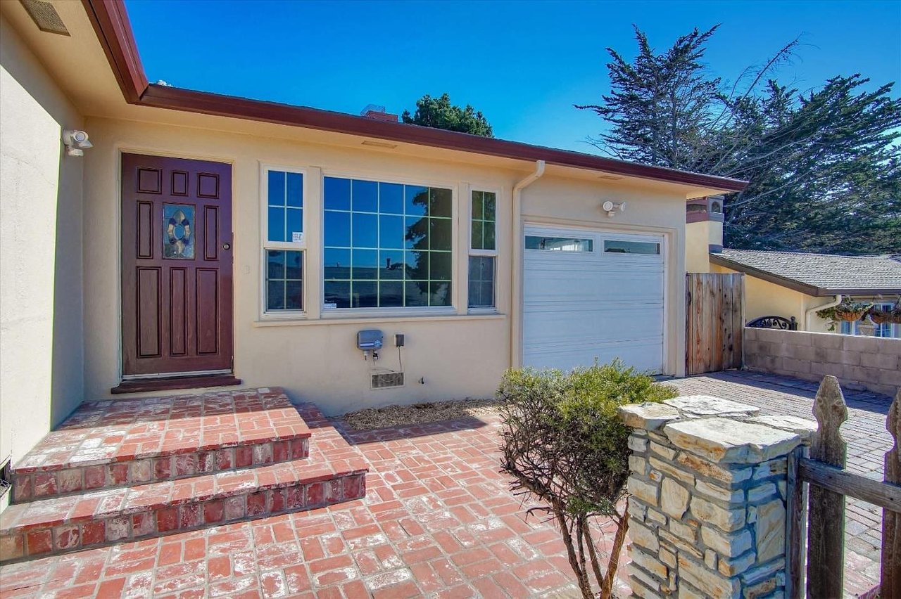 1260 Waring Street, Seaside, CA - Cute Renovated Home