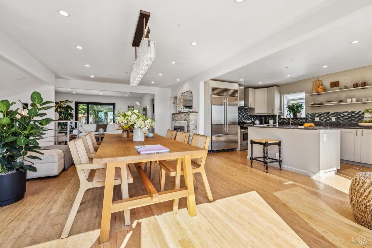 104 4th St